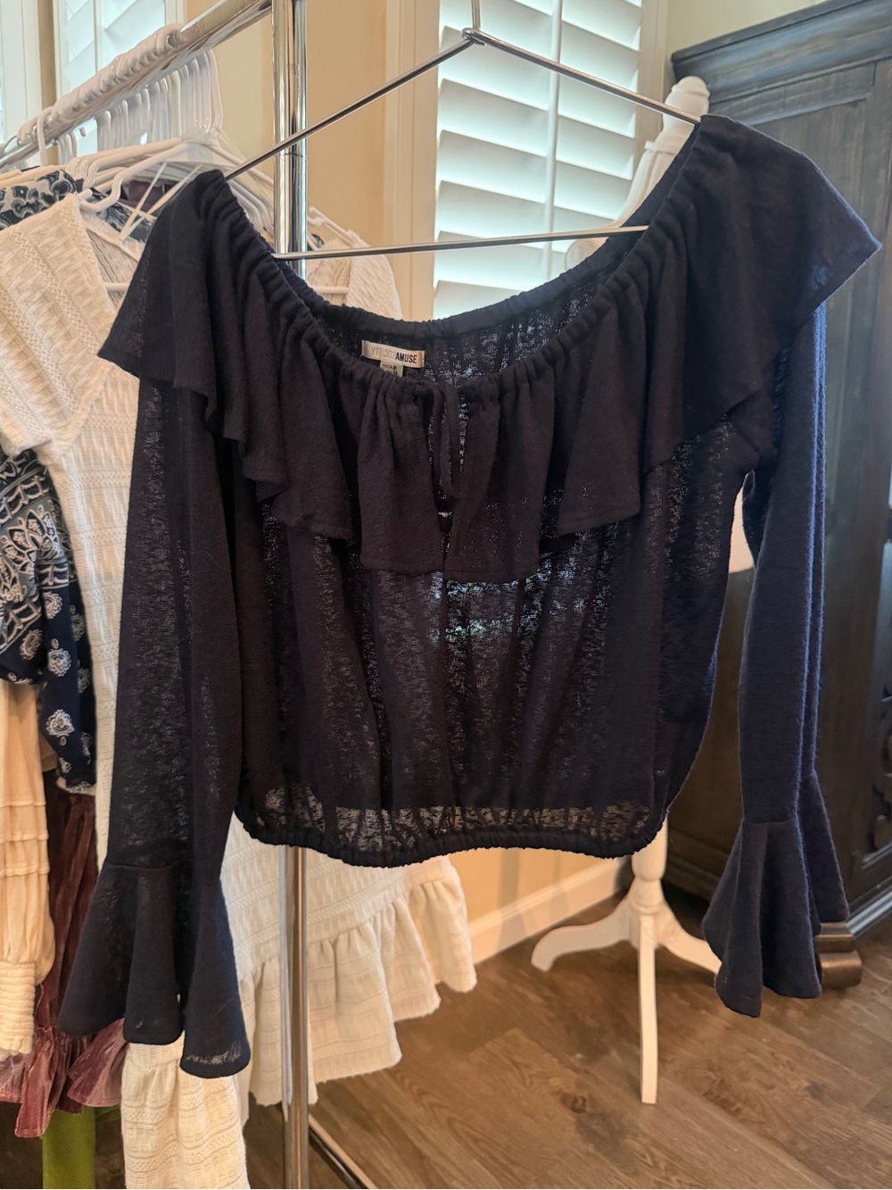 Amuse Society Women's Black Off-Shoulder Ruffle Long-Sleeve Top